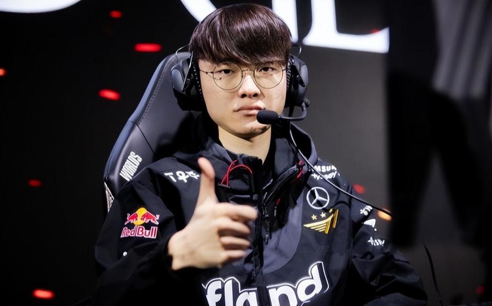 Ruler ：Kanavi是很喜欢装大佬的样子，我也会敬重这个大佬