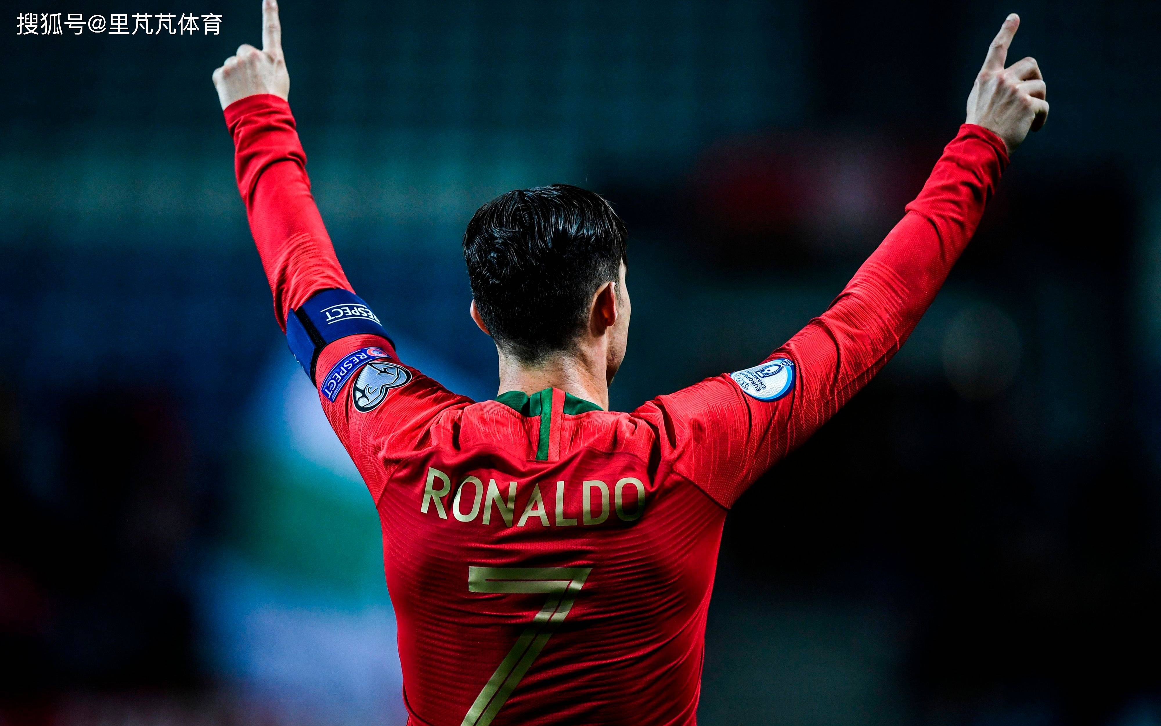 全球细节拉满！国外玩家用黏土制作《绝地求生》角色和道具