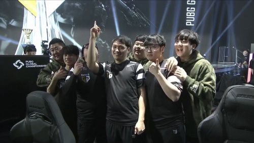 BLG战胜FPX后，成为首个锁定2024LPL春季赛季后赛名额的队伍